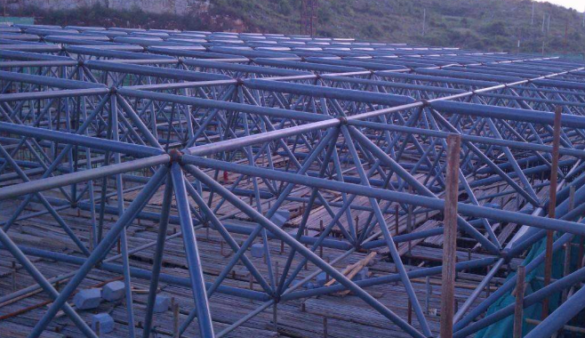 伊犁概述网架加工公司对网架保温隔热的办法