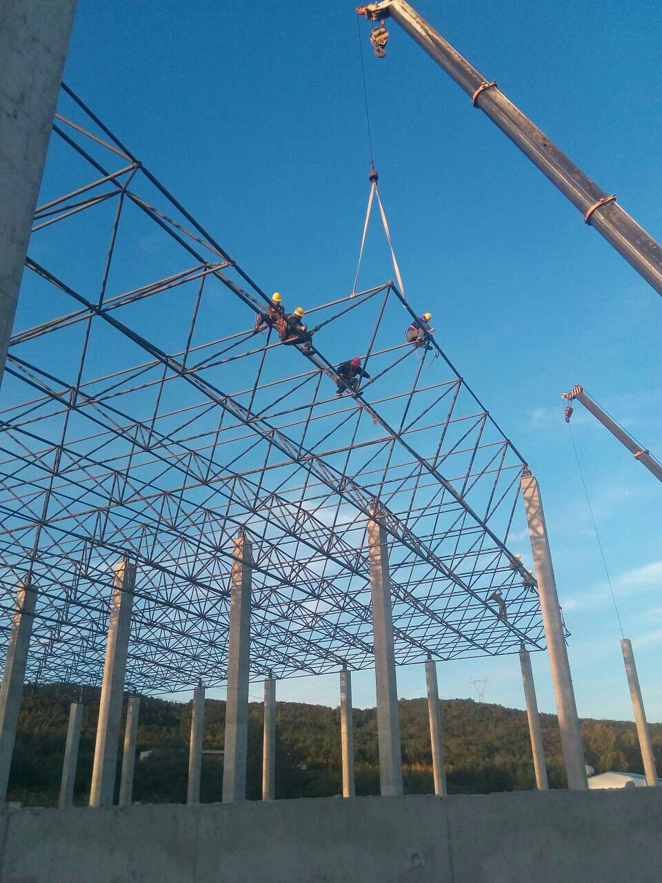 伊犁汪清物流园网架